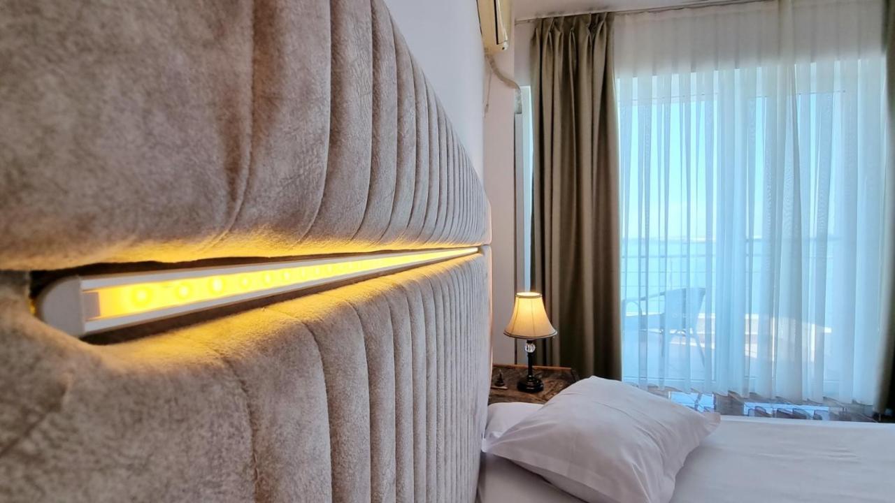 Hotel Florida Mamaia Bagian luar foto